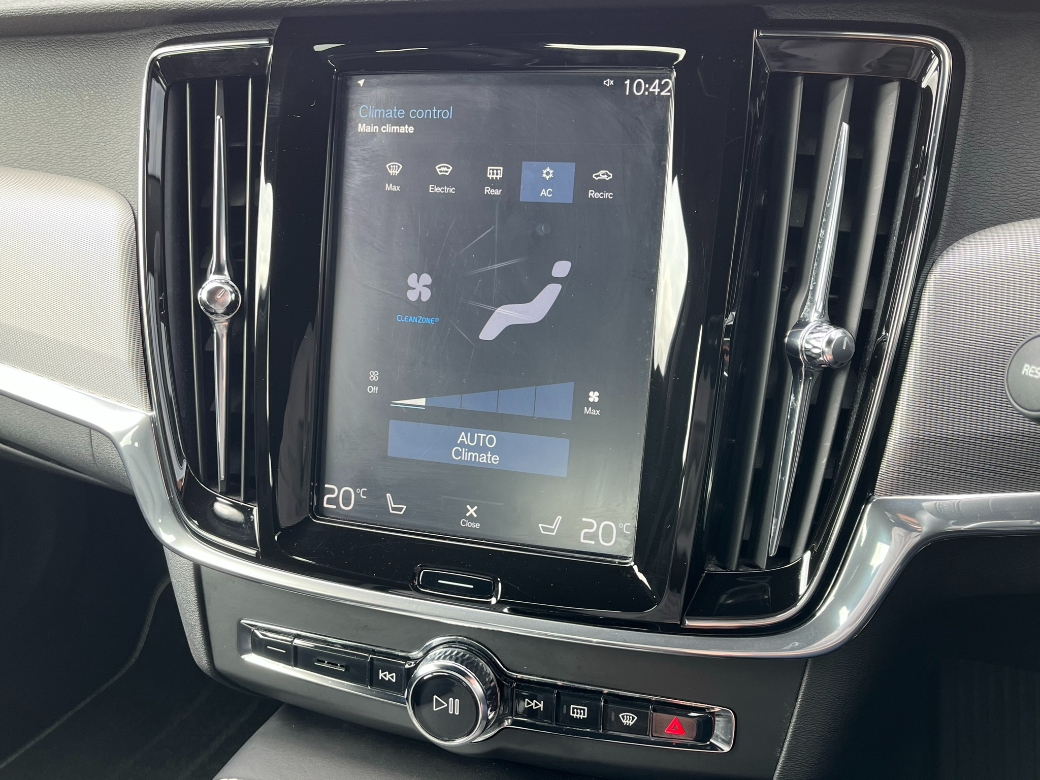 2018 Volvo V90