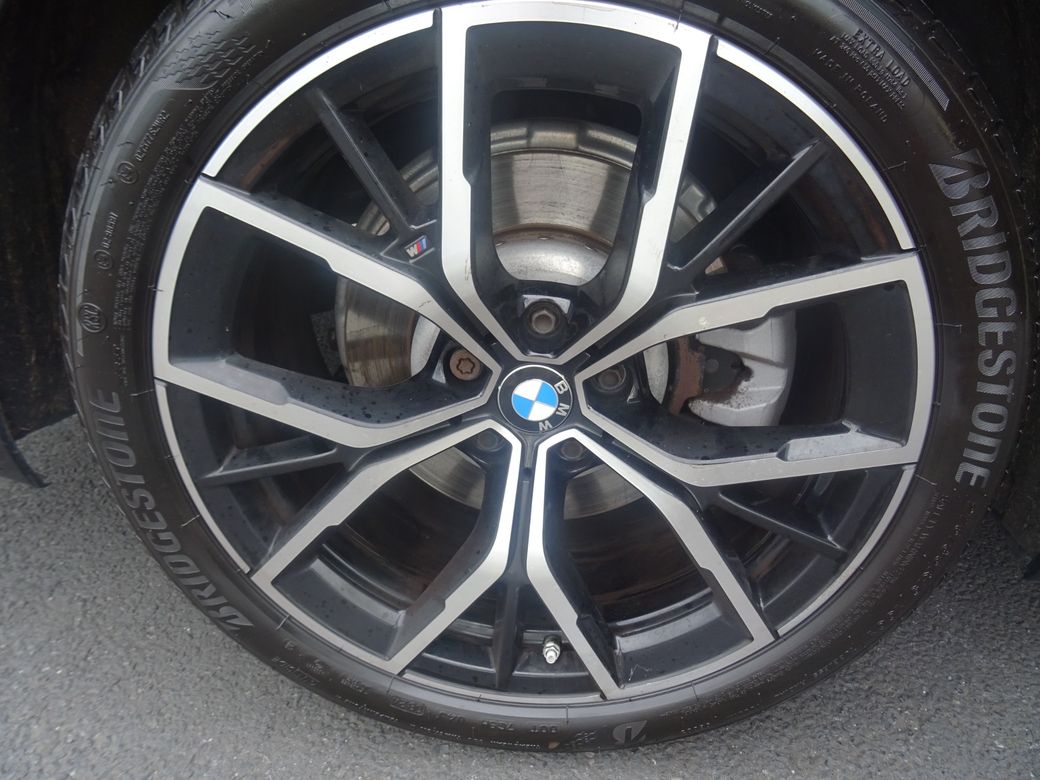 2021 BMW 520