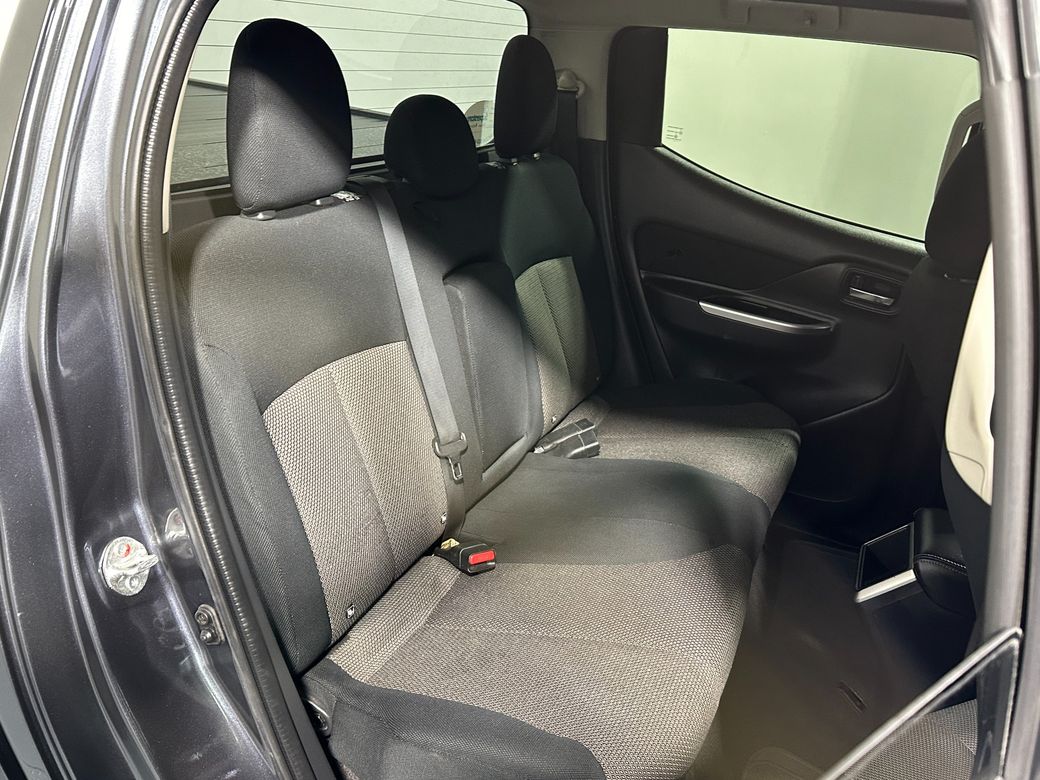 2020 Mitsubishi L200