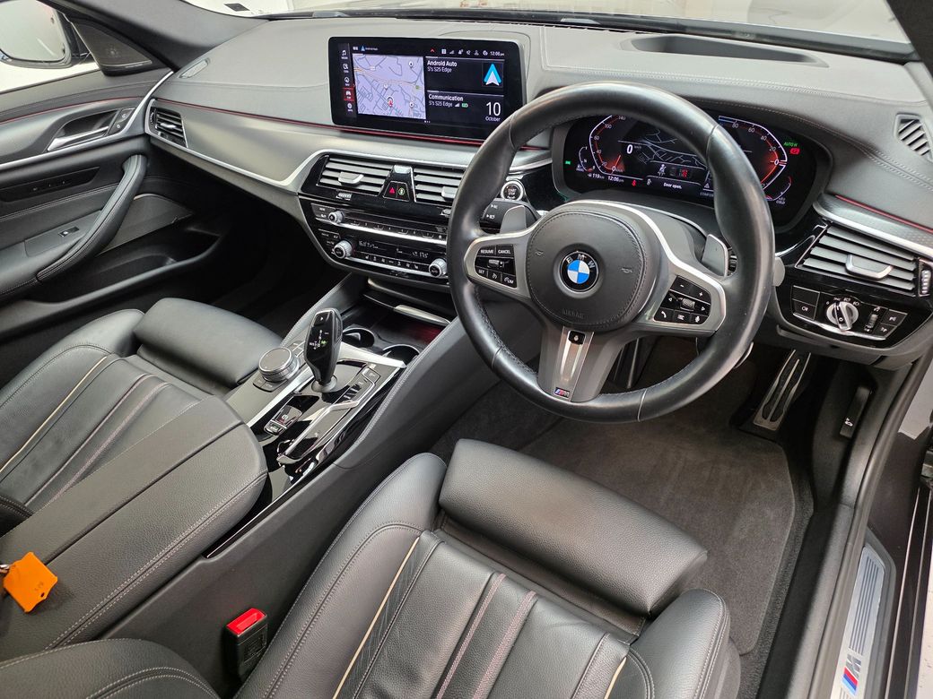 2023 BMW 520