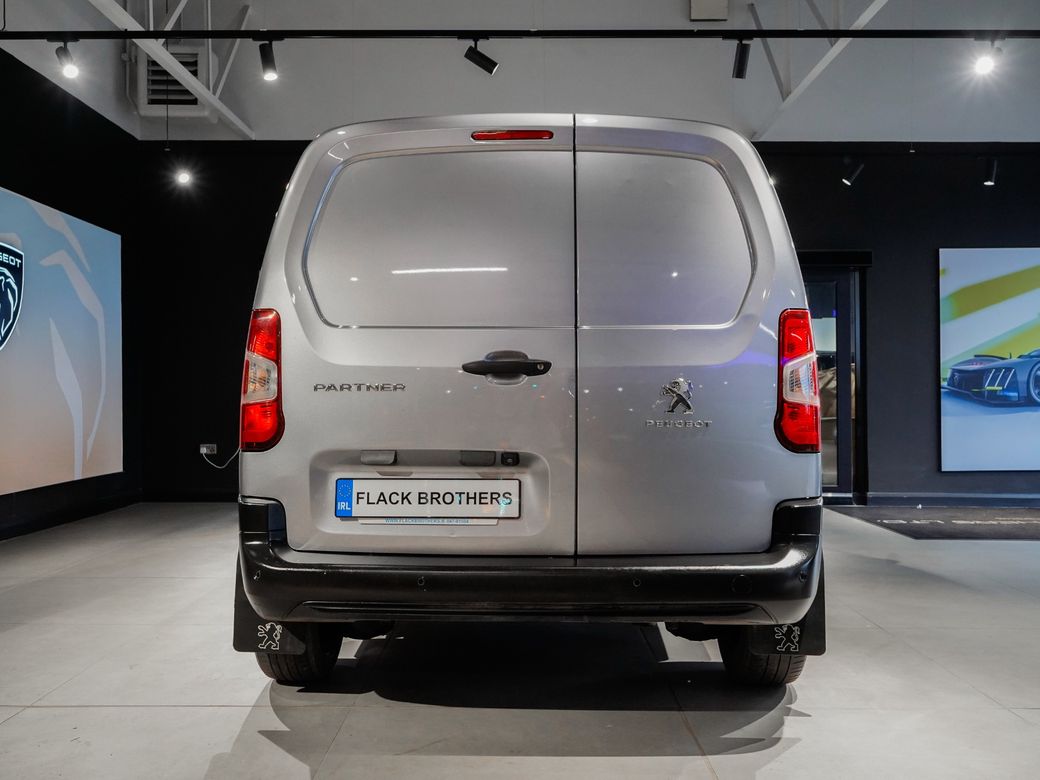 2023 Peugeot Partner