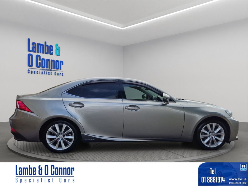 2015 Lexus IS 300h