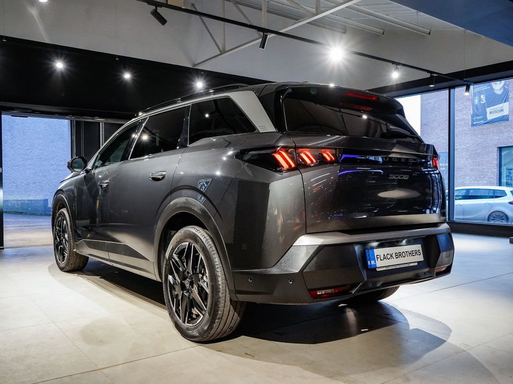 2025 Peugeot 5008