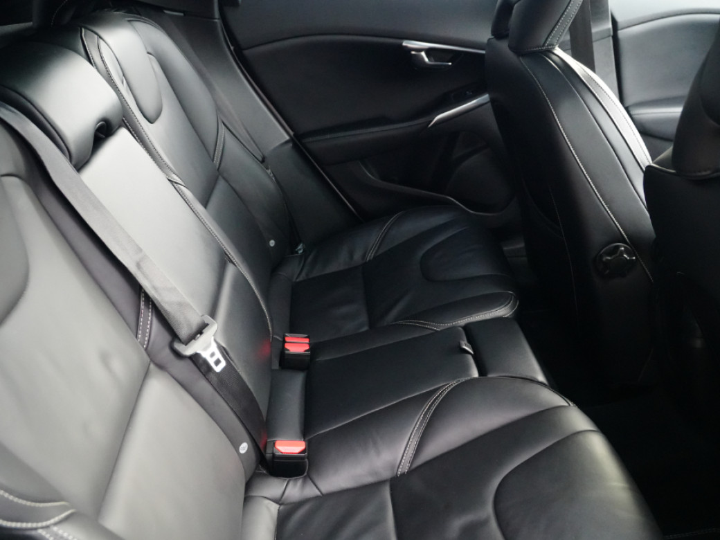 2016 Volvo V40