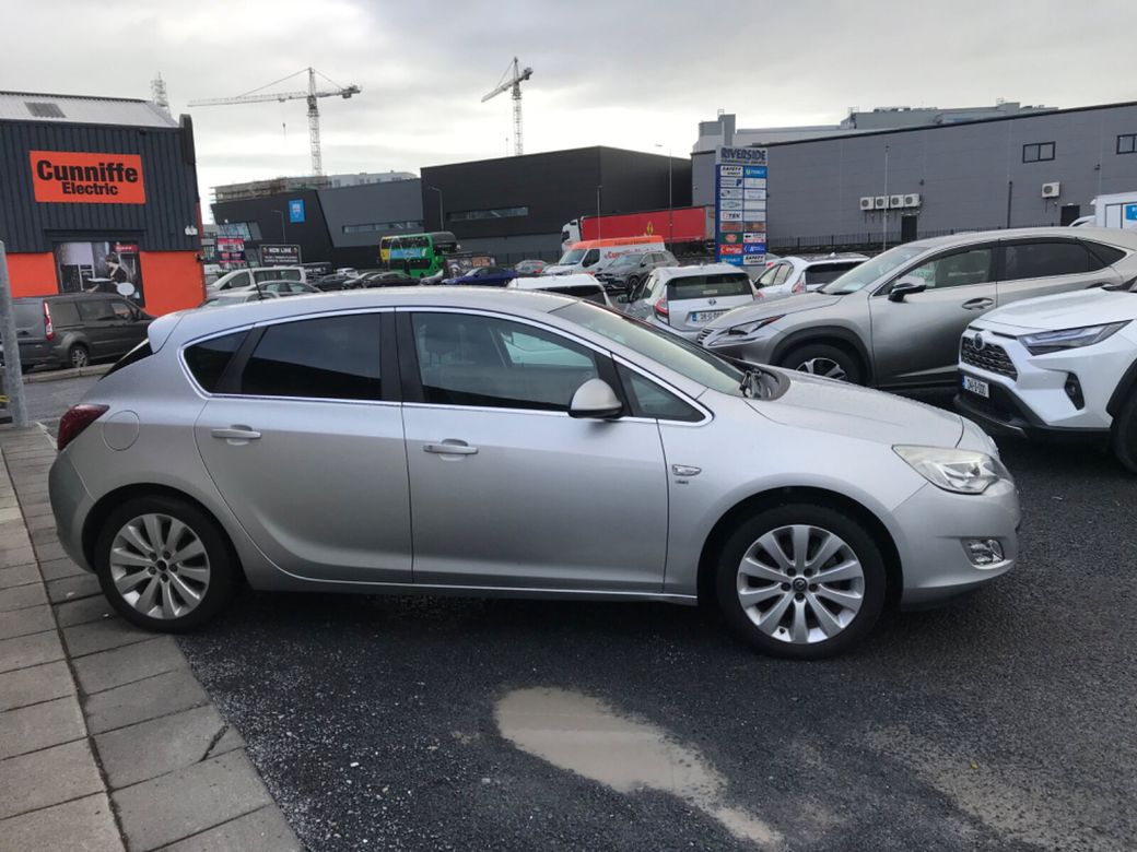 2011 Opel Astra