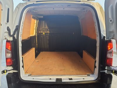 2023 Peugeot Partner