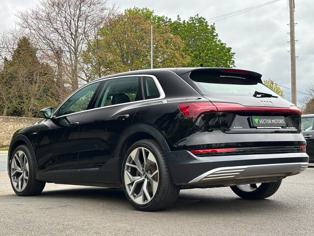 2022 Audi e-tron
