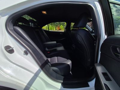 2015 Lexus IS 300h