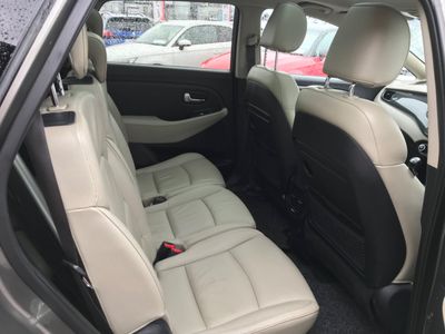 2017 Kia Carens