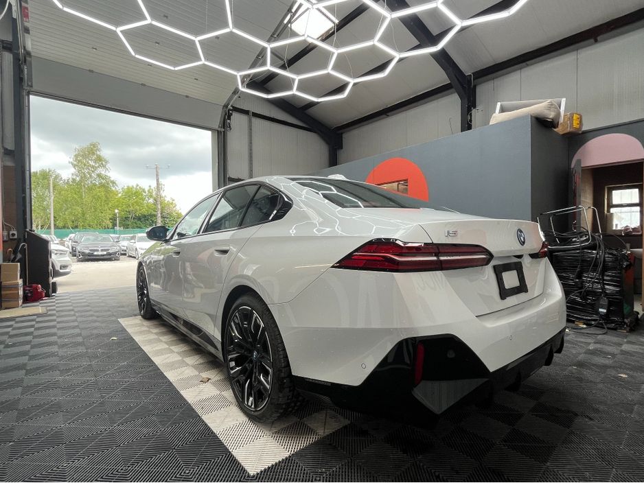 2025 BMW i5