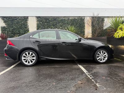 2015 Lexus IS 300h