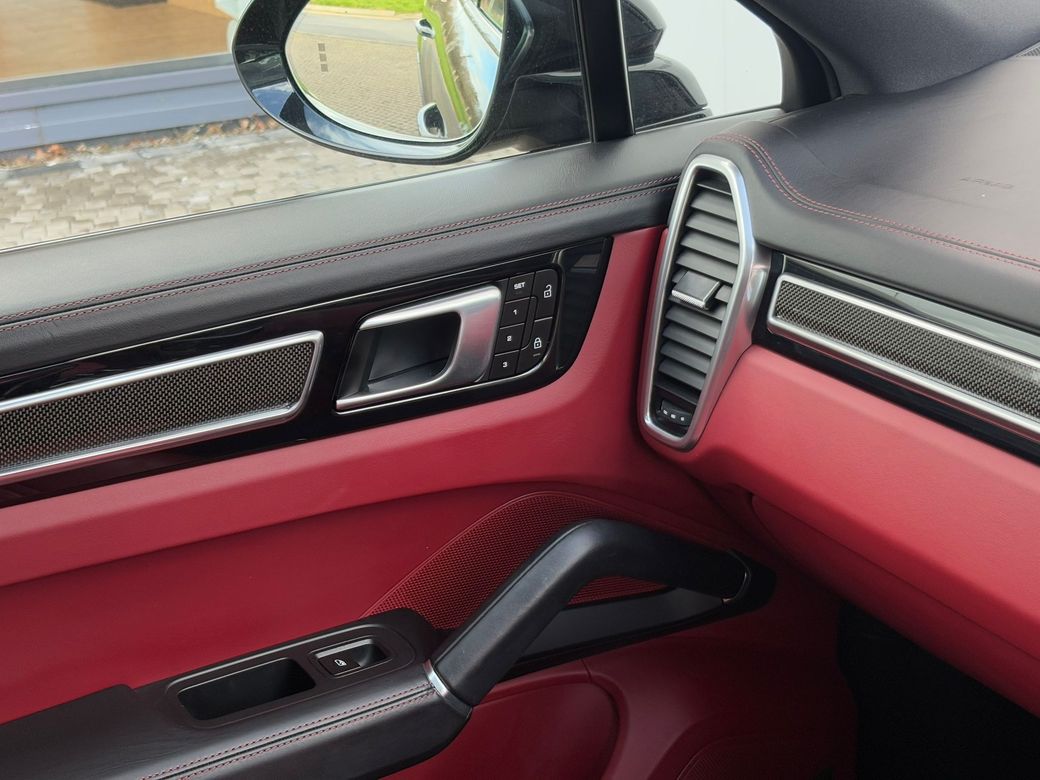 2023 Porsche Cayenne