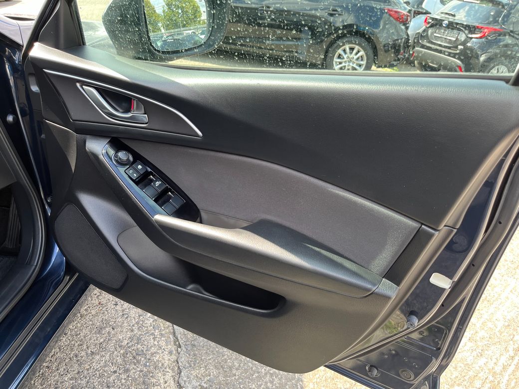 2019 Mazda Axela