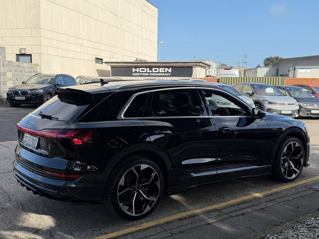 2022 Audi e-tron
