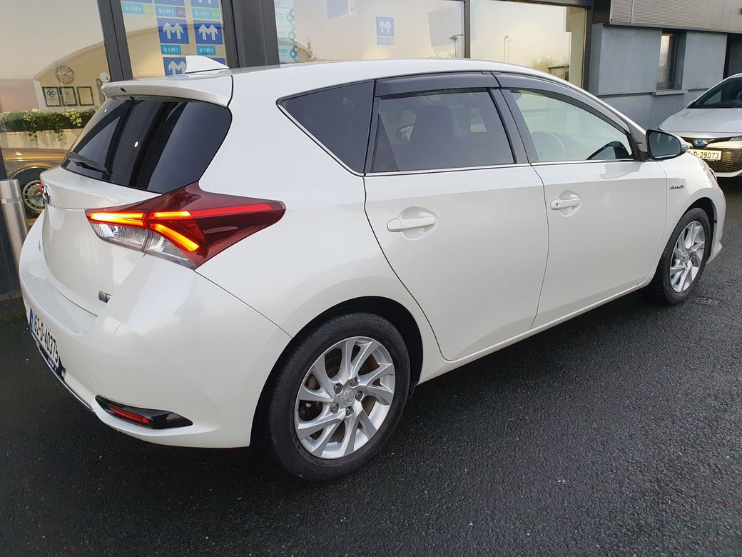 2016 Toyota Auris