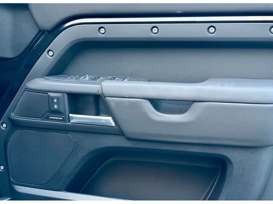 2025 Land Rover Defender