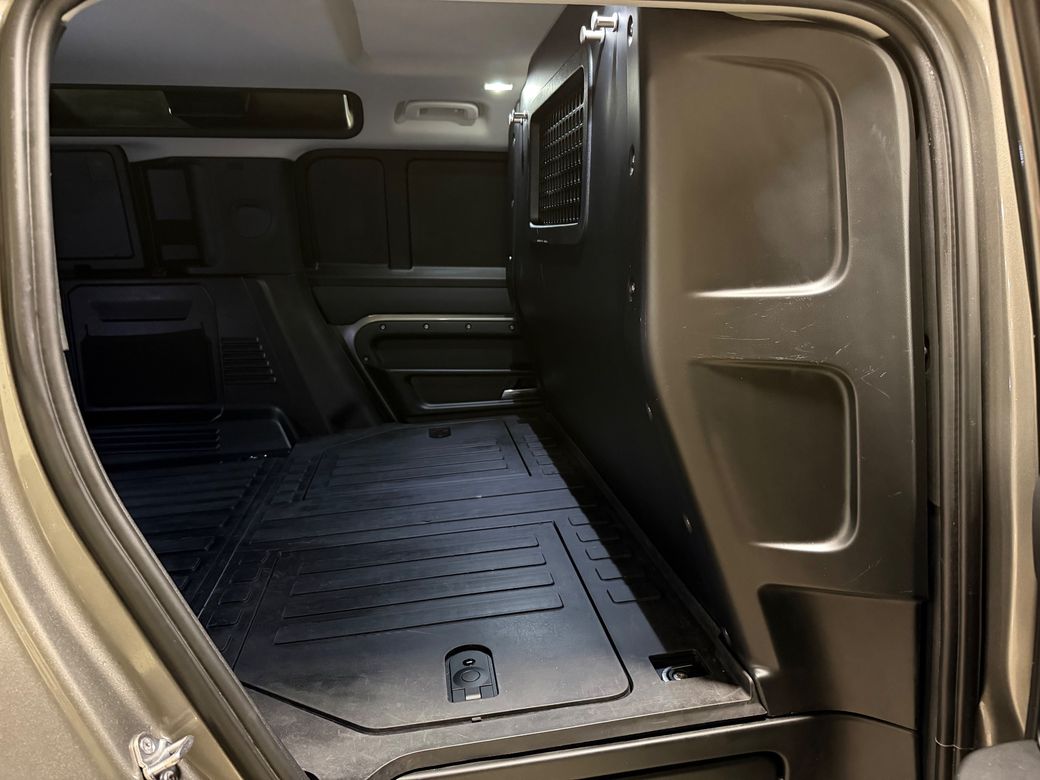 2023 Land Rover Defender