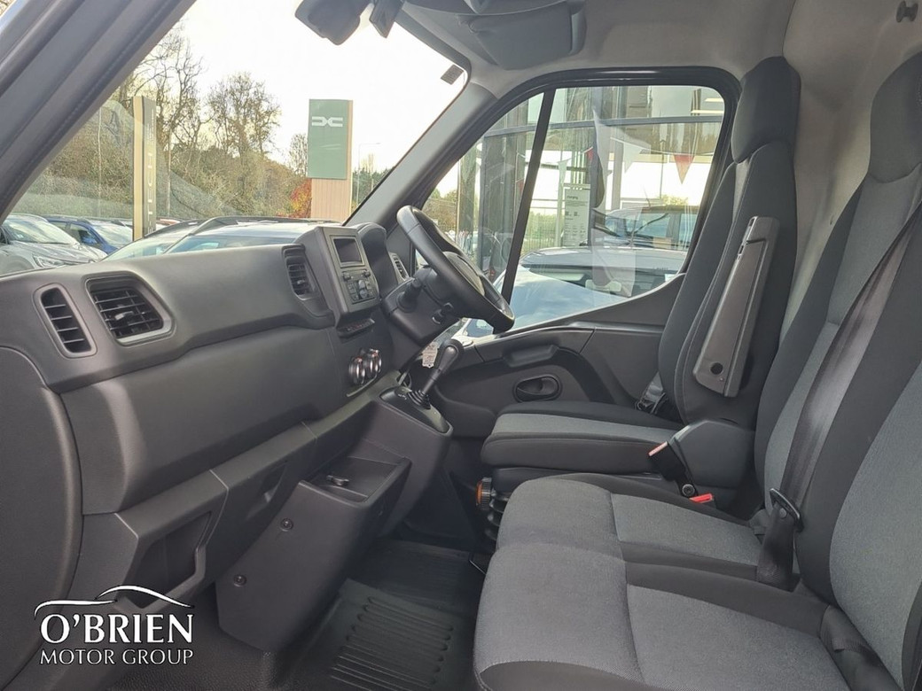 2024 Renault Master