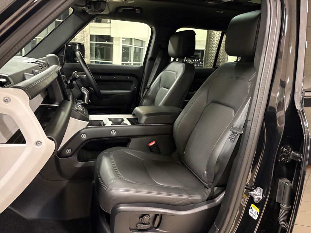 2025 Land Rover Defender