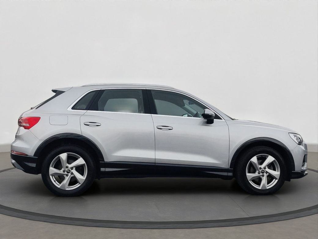 2022 Audi Q3