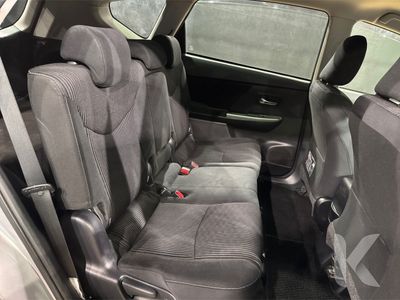 2020 Toyota Prius Alpha