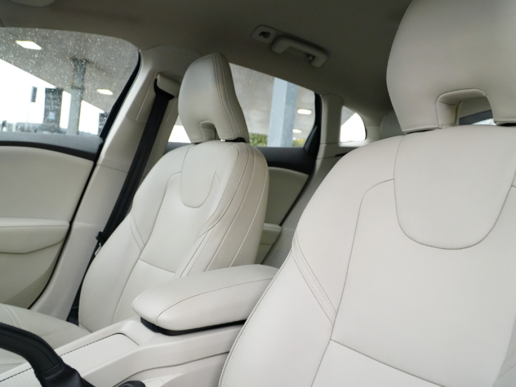 2016 Volvo V40 Cross Country