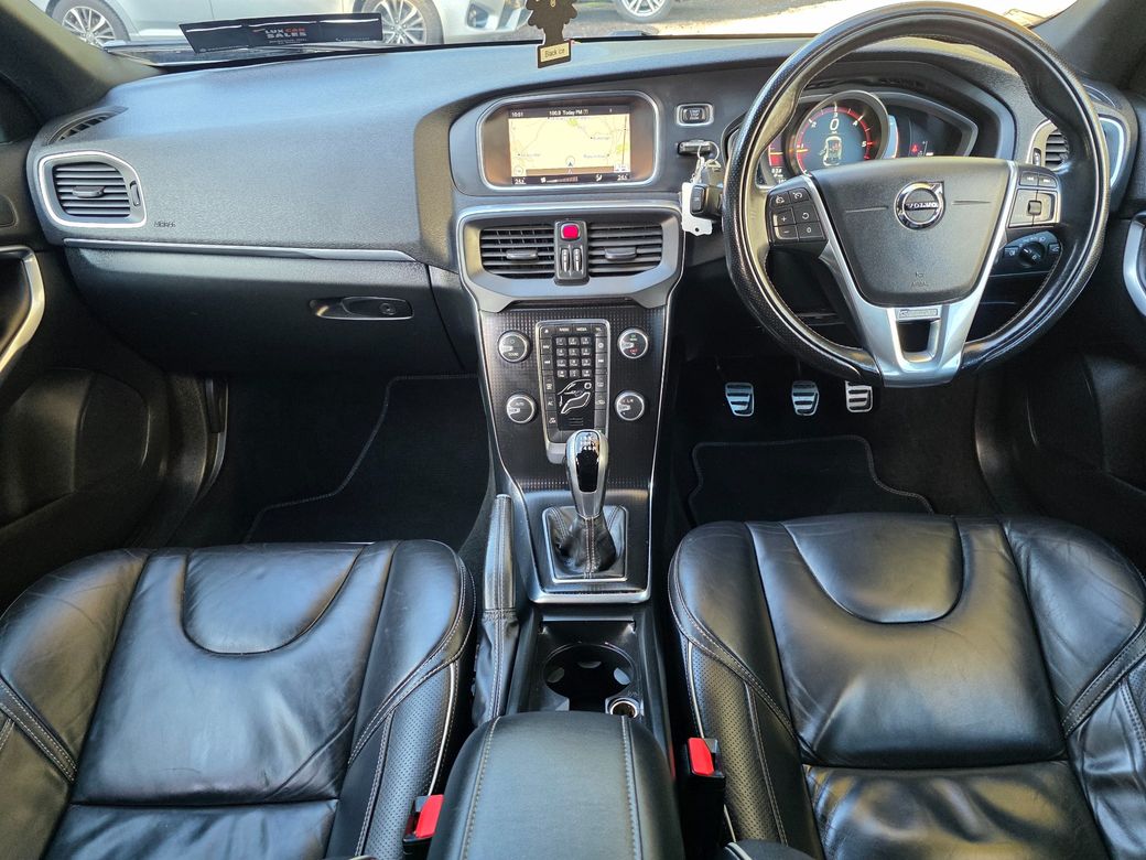 2017 Volvo V40