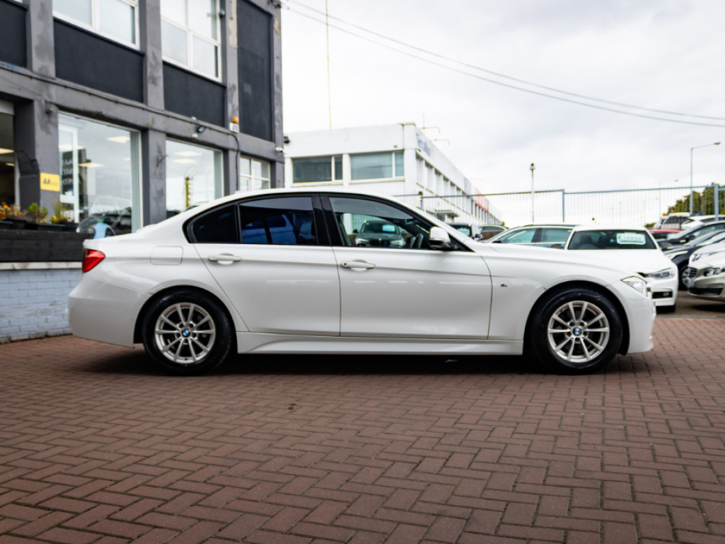 2015 BMW 320