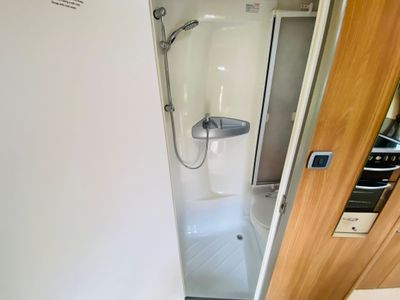 2013 SWIFT  SUNDANCE 582PR LOW PROFILE R.H.D 
