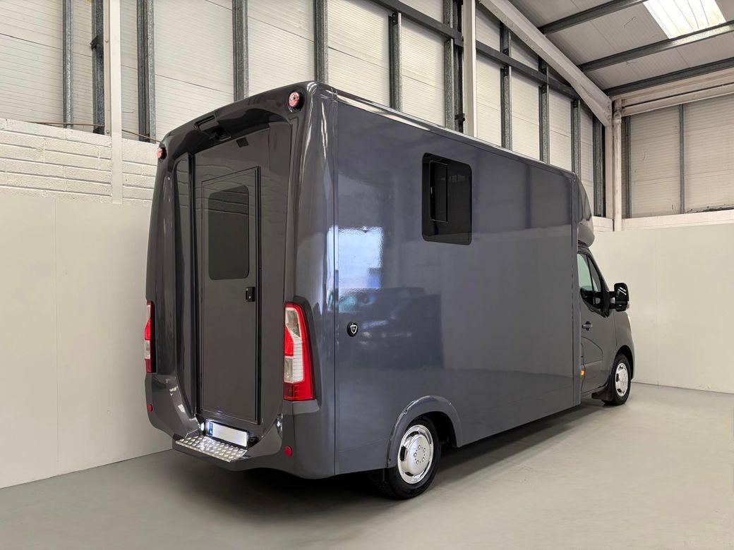 2020 Renault Master