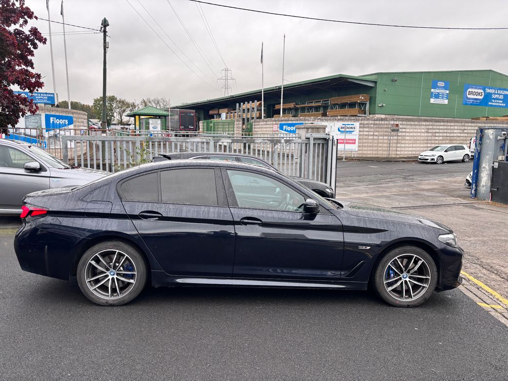 2022 BMW 530