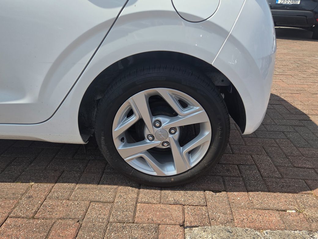 2023 Hyundai i10