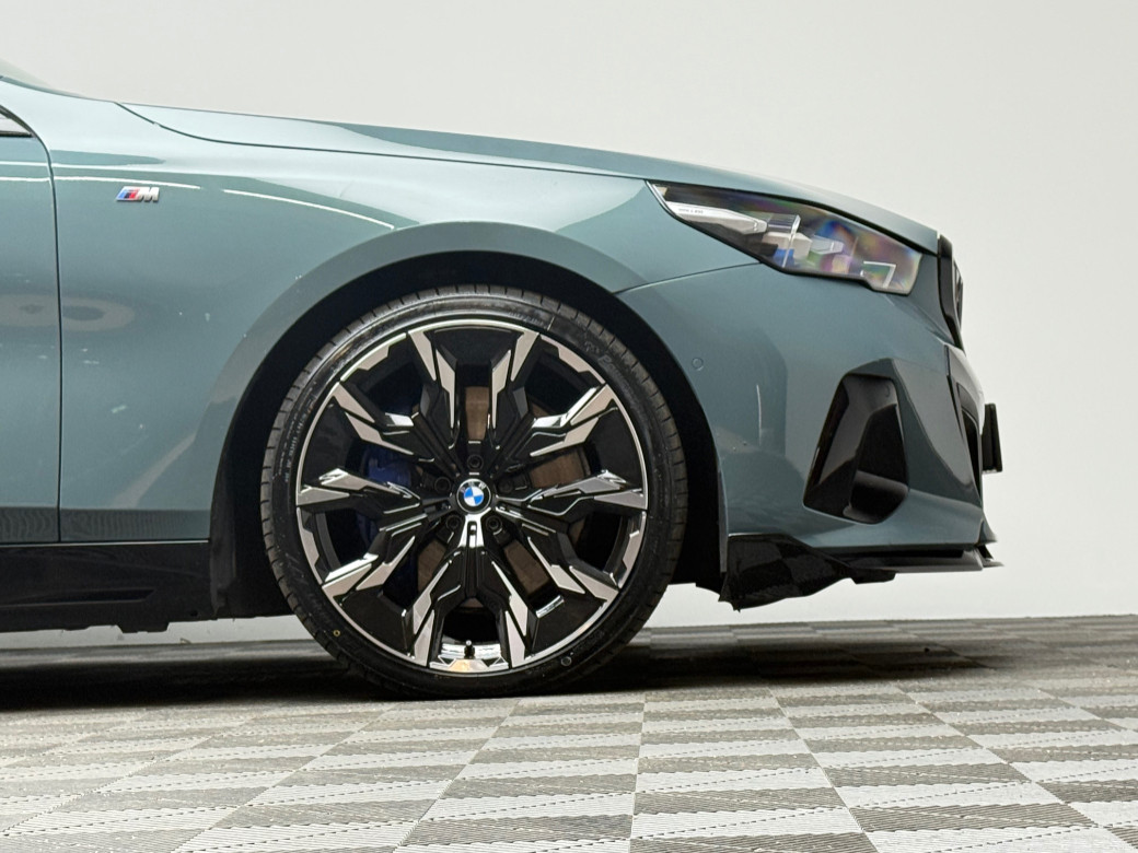 2024 BMW i5