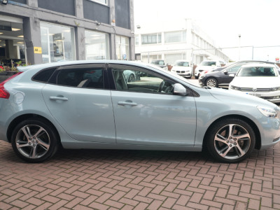2016 Volvo V40