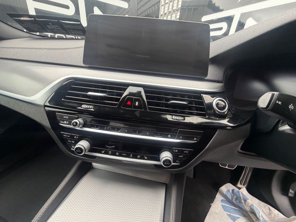 2019 BMW 530