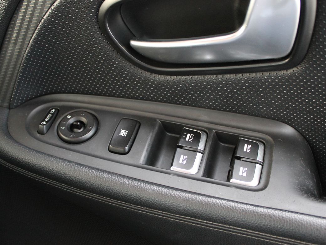 2017 Kia Carens