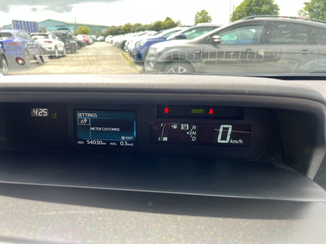 2020 Toyota Prius Alpha