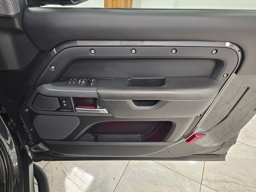 2023 Land Rover Defender