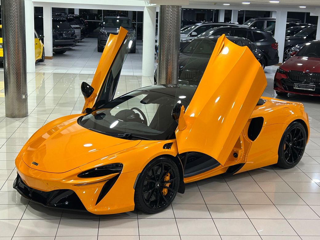 2023 McLaren Artura