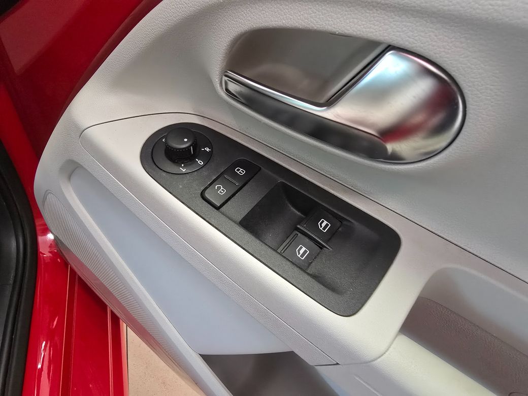 2016 Volkswagen up!
