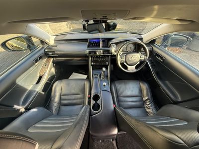 2018 Lexus IS 300h