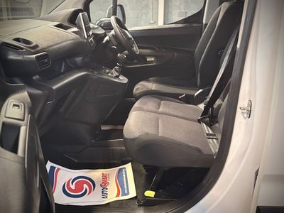 2022 Peugeot Partner