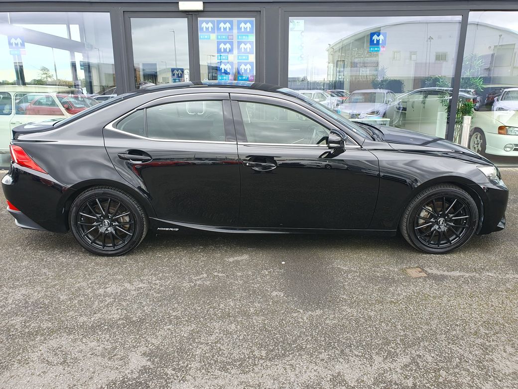 2015 Lexus IS 300h