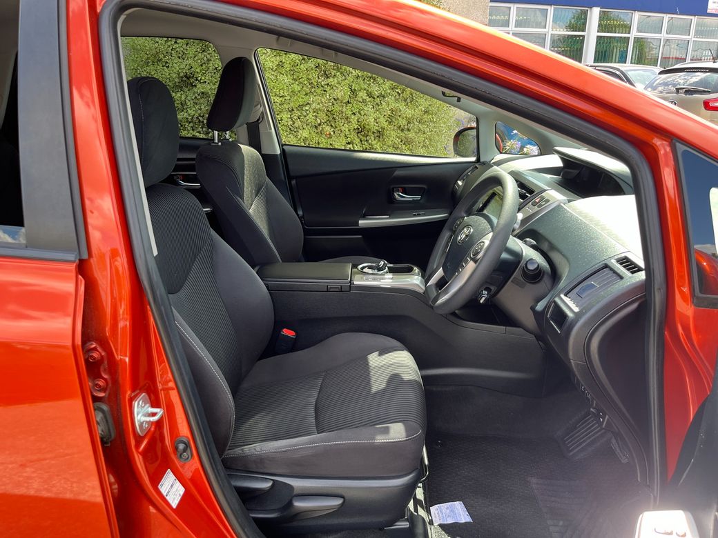 2016 Toyota Prius Alpha