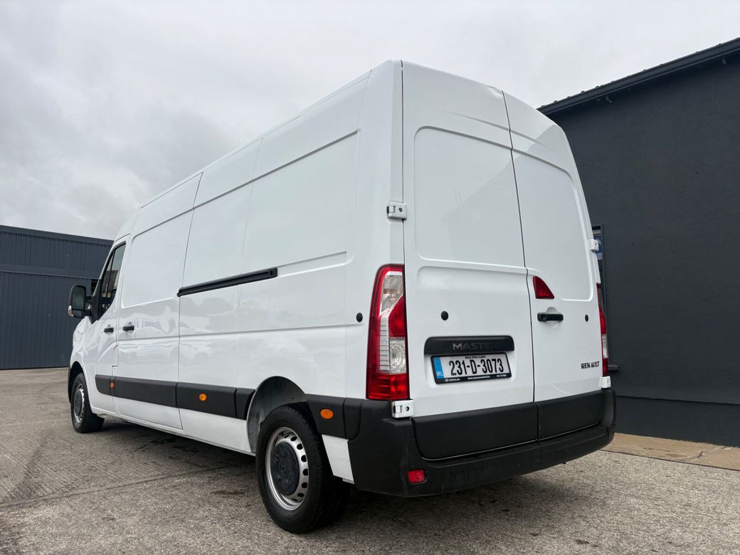 2023 Renault Master