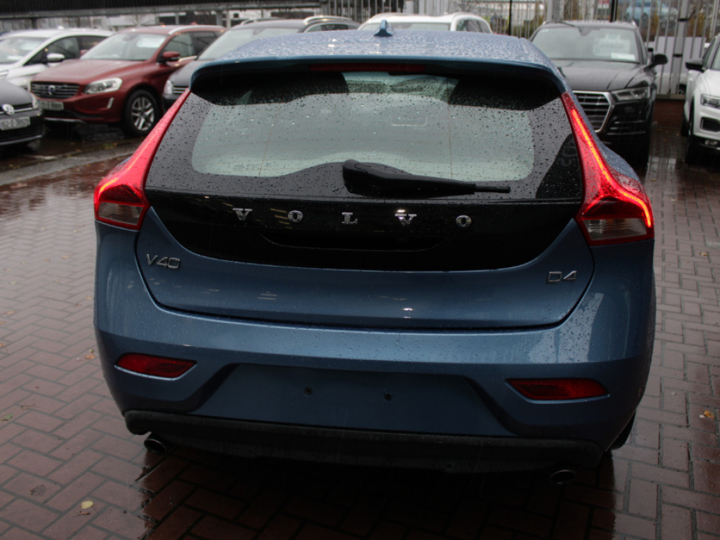 2016 Volvo V40
