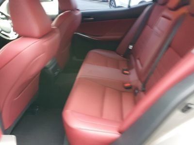 2017 Lexus IS 300h