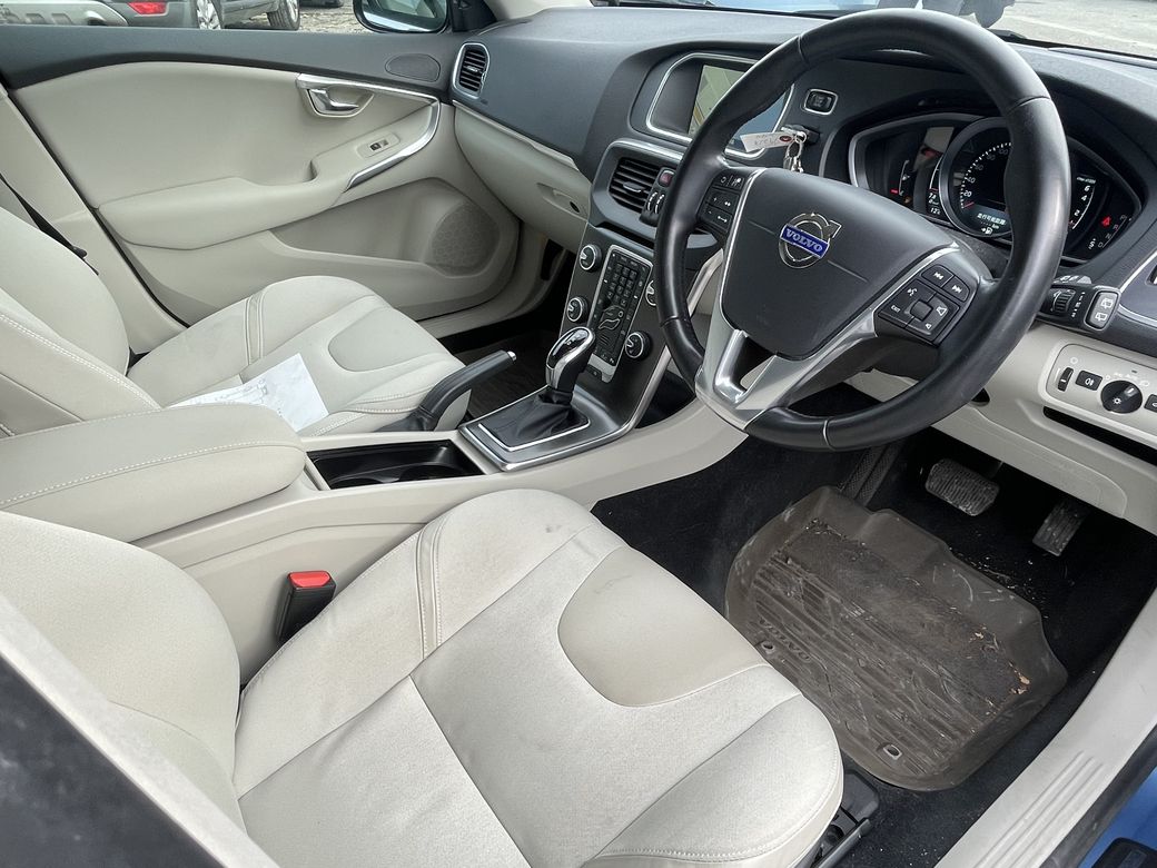 2015 Volvo V40