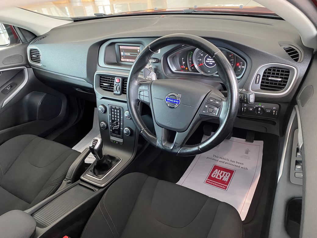 2015 Volvo V40