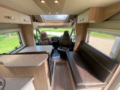 2021 WEINSBERG CARA SUITE 650 5 BERTH R.H.D 